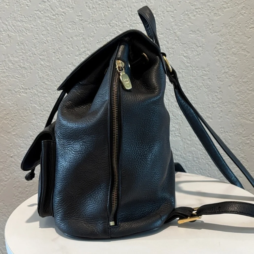 MCM Black Leather (Unisex) Backpack / Handbag Authentic ( EXCELLENT CONDITION) - Picture 6 of 14